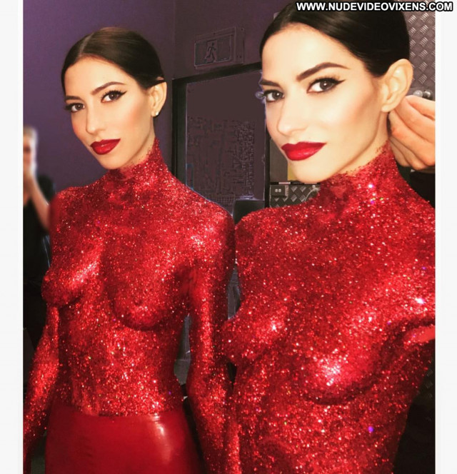 The Veronicas Topless Babe Posing Hot Punk Awards Beautiful Celebrity