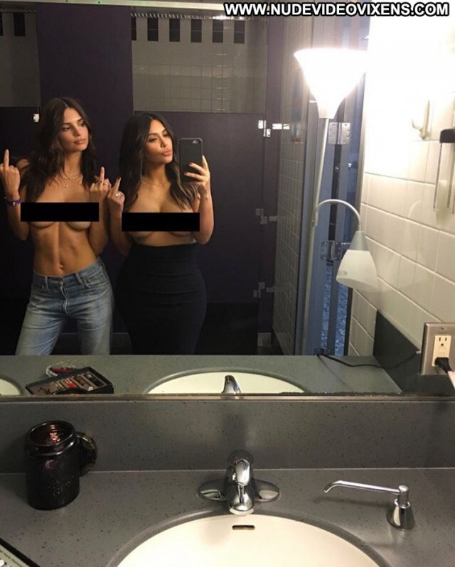 Kim Kardashian Posing Hot Babe American Beautiful Selfie Celebrity