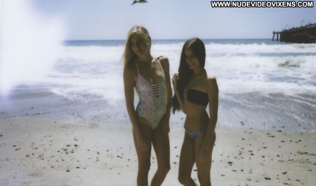 Cameron Posing Hot Babe Celebrity Beautiful Nude Gorgeous Sexy Female
