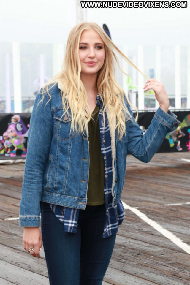 Veronica Dunne Celebrity Party Posing Hot Paparazzi Beautiful Babe Veronica Dunne Celebrity Party Posing Hot Paparazzi Beautiful Babe