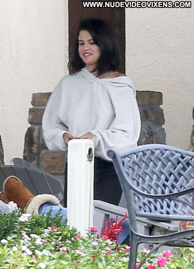 Selena Gomez No Source Celebrity Posing Hot Beautiful Paparazzi Babe