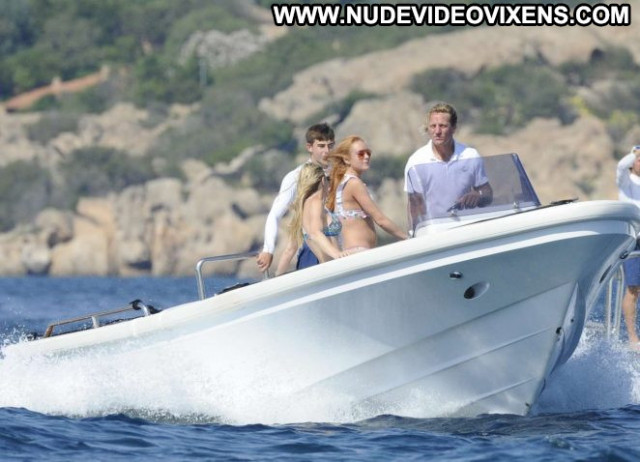 Lindsay Lohan Paparazzi Yacht Babe Bikini Posing Hot Celebrity