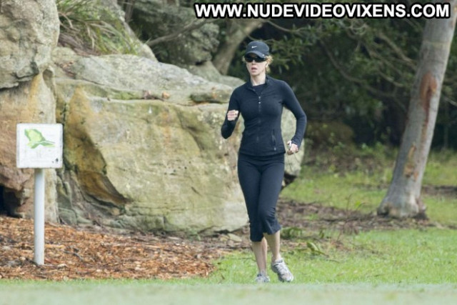 Nicole Kidman Posing Hot Beautiful Paparazzi Celebrity Babe Jogging