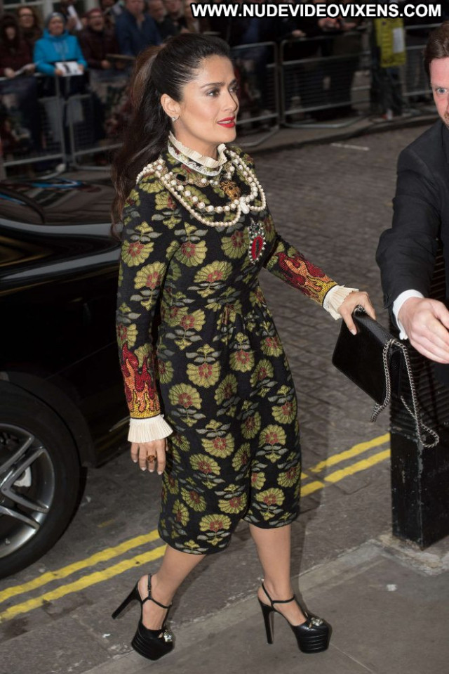 Salma Hayek Paparazzi Beautiful Celebrity Babe Posing Hot London Sexy