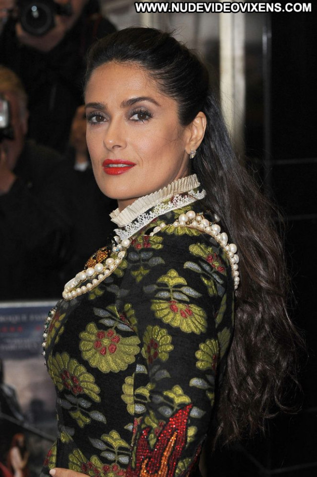 Salma Hayek Beautiful Paparazzi Babe London Celebrity Posing Hot Hd