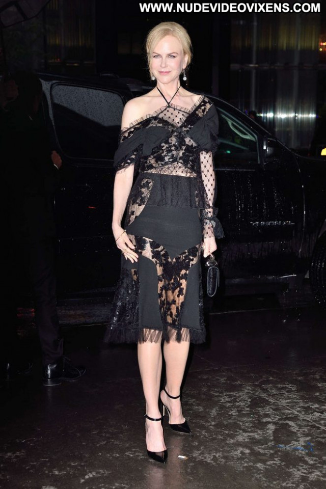 Nicole Kidman New York Paparazzi Beautiful Posing Hot New York