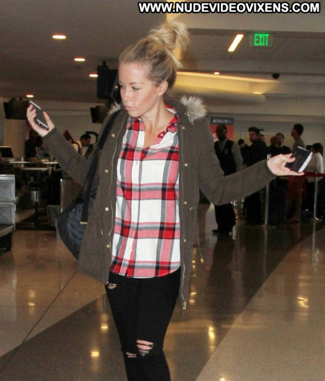 Kendra Wilkinson Lax Airport Babe Los Angeles Celebrity Beautiful Lax