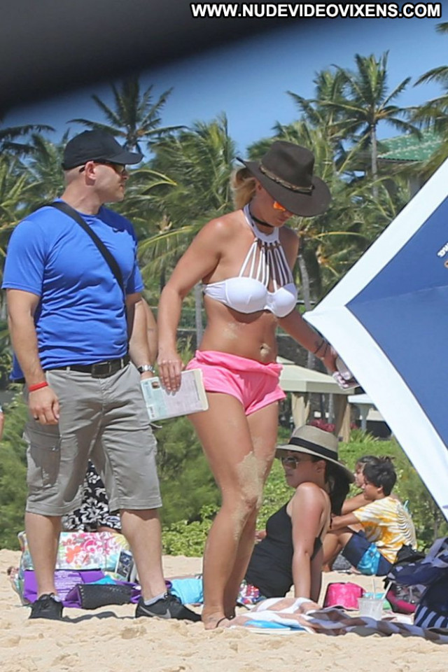 Britney Spears The Beach Beautiful Bikini Babe Posing Hot Hawaii