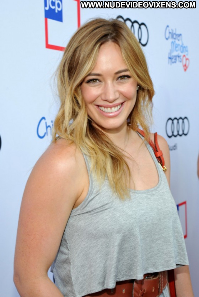 Hilary Duff Beverly Hills Posing Hot Babe Paparazzi Beautiful