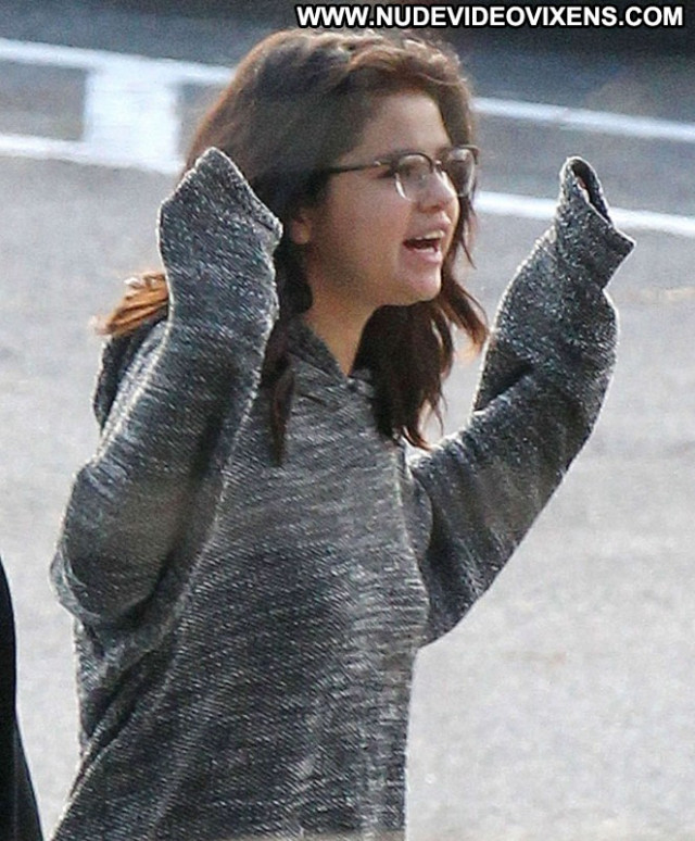 Selena Gomez Beautiful Celebrity Posing Hot Paparazzi Car Babe