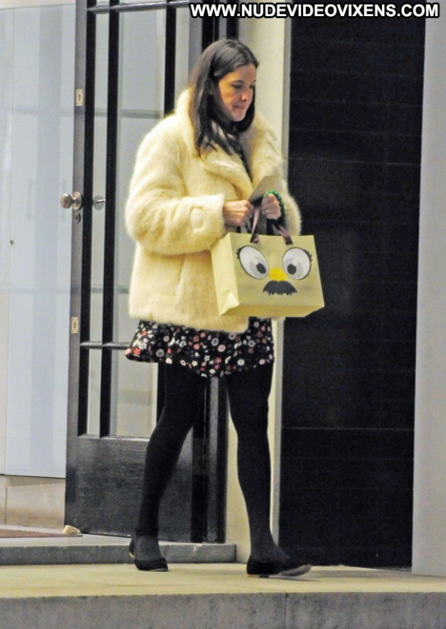 Liv Tyler London Posing Hot Beautiful Paparazzi Babe Shopping