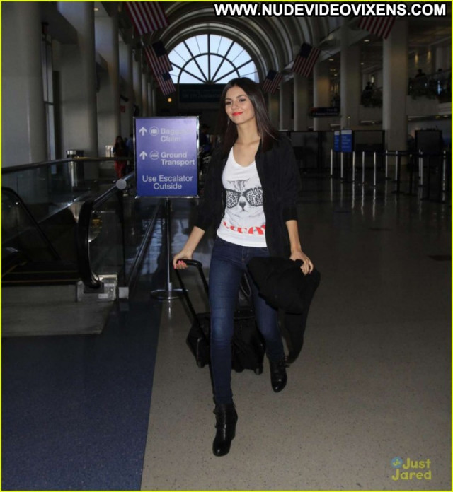 Victoria Justice Celebrity Beautiful Posing Hot Babe Paparazzi Hot