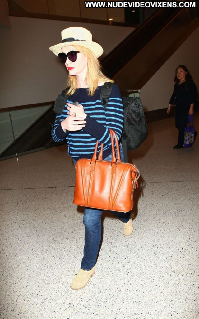 Christina Hendricks Lax Airport Babe Paparazzi Beautiful Lax Airport