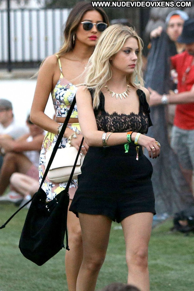 Ashley Benson Coach Celebrity Beautiful Babe Posing Hot Paparazzi