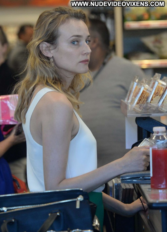 Diane Kruger Posing Hot Babe Beautiful Paparazzi Celebrity Food Nude