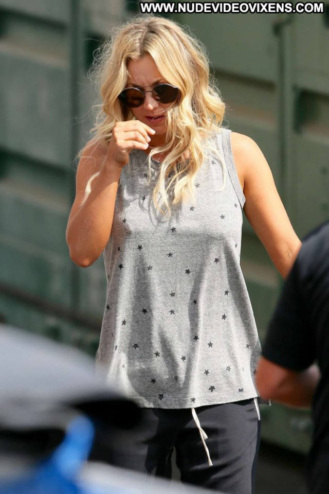 Kaley Cuoco Jimmy Kimmel Live Posing Hot Live Angel Beautiful Babe