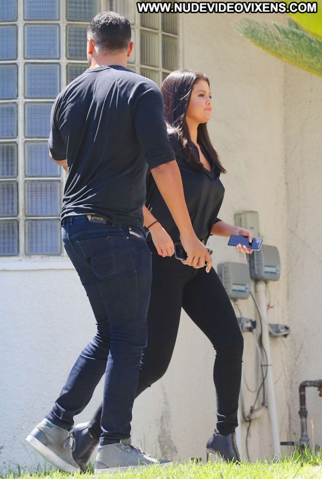 Selena Gomez Black Posing Hot Celebrity Babe Paparazzi Beautiful Selena Gomez Black Posing Hot Celebrity Babe Paparazzi Beautiful