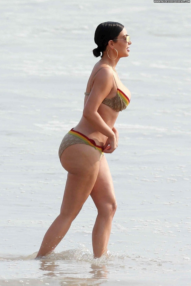 Kourtney Kardashian The Beach Celebrity Beach Babe Posing Hot Babes