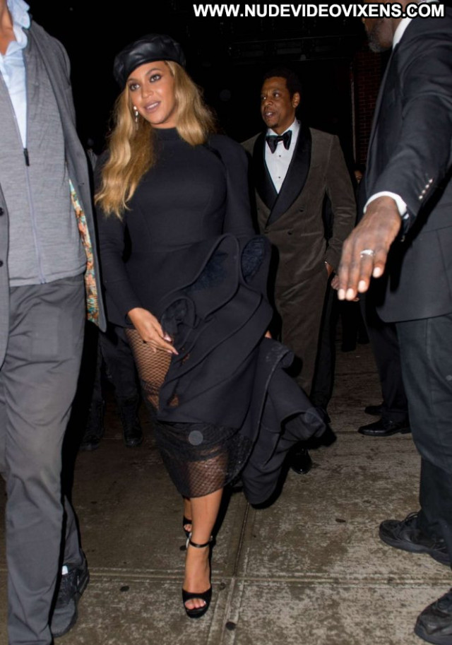 Beyonce No Source Beautiful Celebrity Paparazzi Posing Hot Babe Black