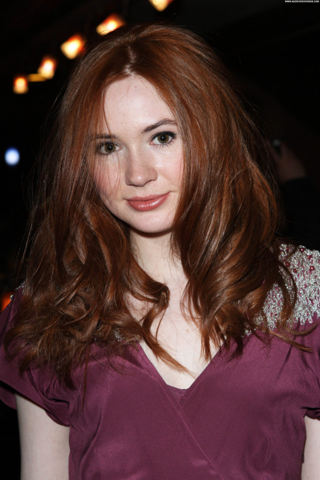 Karen Gillan New York Posing Hot Babe New York Beautiful Celebrity