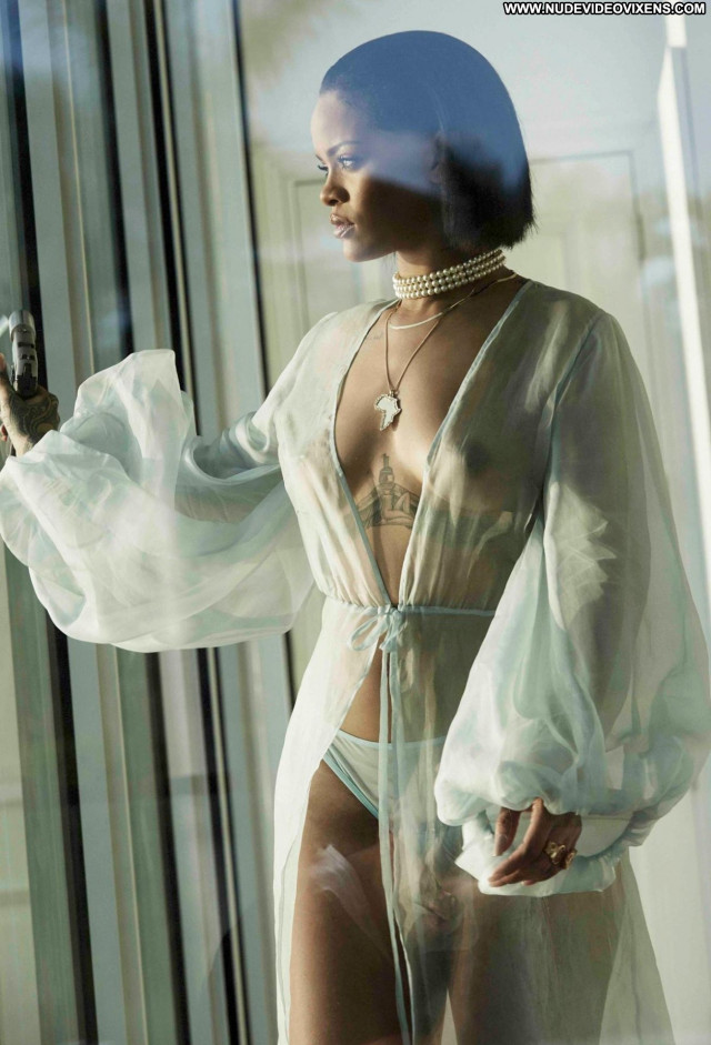 Rihanna Topless Photoshoot Beautiful Posing Hot Babe Topless