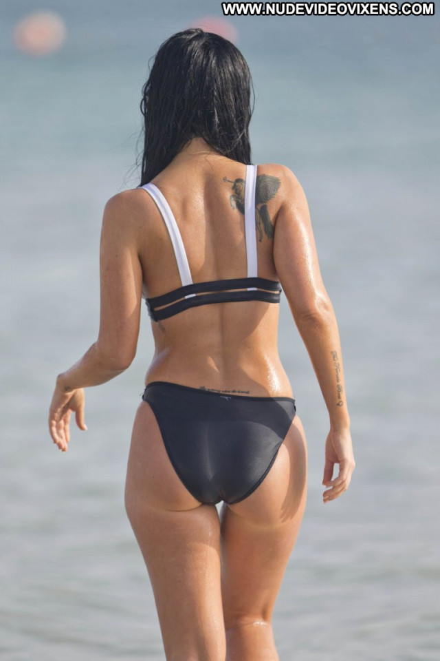Tulisa Contostavlos No Source  Celebrity Posing Hot Candids Bikini