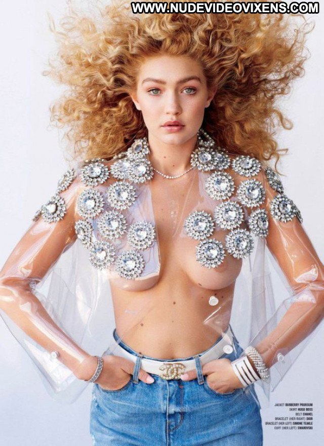 Gigi Hadid V Magazine Babe Beautiful Topless Celebrity Posing Hot