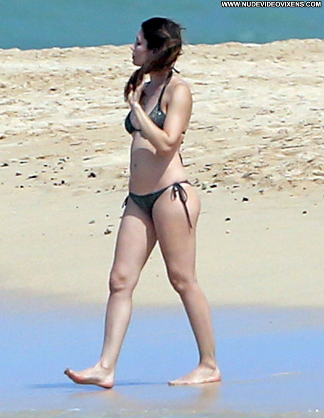 Jessica Biel The Beach Posing Hot Sexy Beach Celebrity Candids Bikini