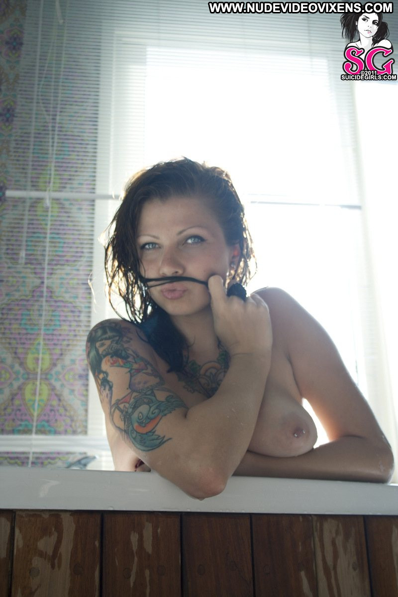 Nude satelina suicide Girl kills