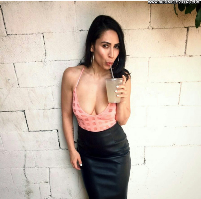 Cassie Steele Posing Hot Beautiful Canadian Celebrity Babe Singer