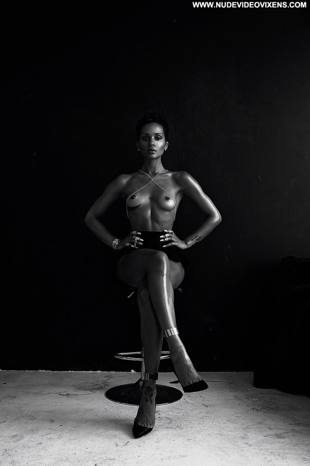 Tanaya Henry Babe Sexy Ebony Posing Hot Beautiful Celebrity Nude Doll
