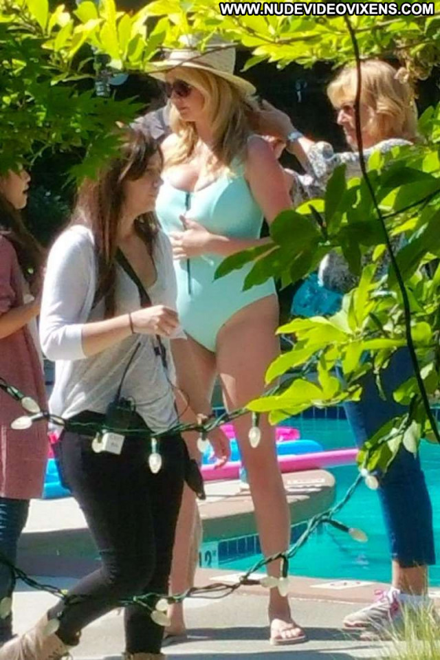 Kate Upton No Source Paparazzi Babe Posing Hot Beautiful Swimsuit