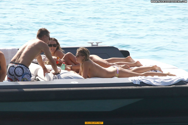 Tania Cagnotto No Source Posing Hot Boat Babe Beautiful Toples