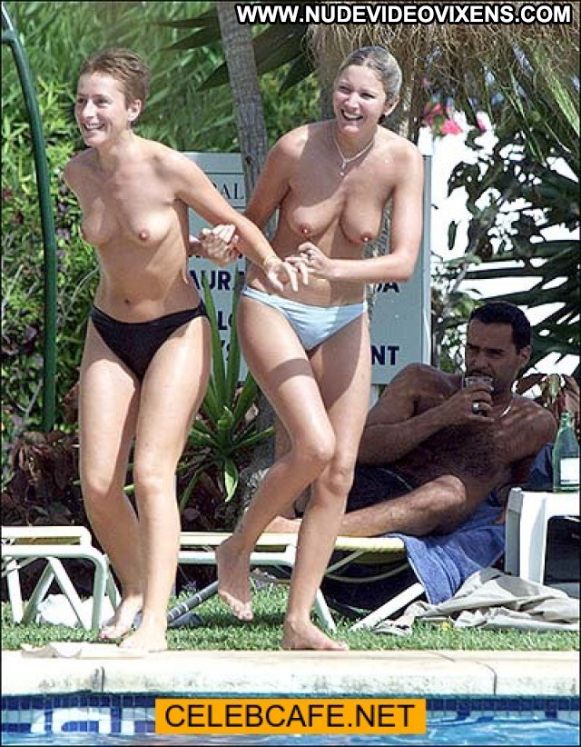 Lisa Faulkner No Source Toples Topless Celebrity Beach Beautiful