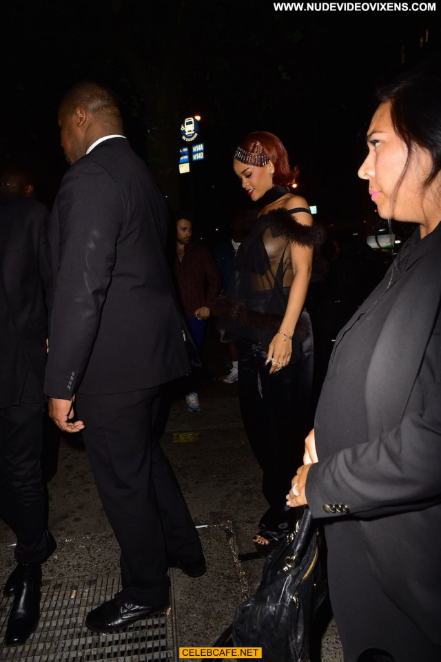 Rihanna No Source Party Celebrity Wardrobe Malfunction Posing Hot