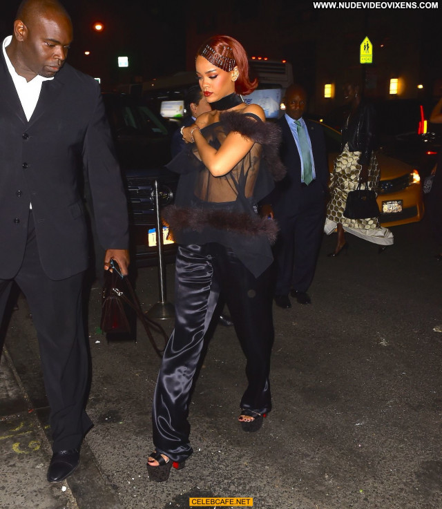 Rihanna No Source Beautiful Celebrity Posing Hot Party Babe Wardrobe