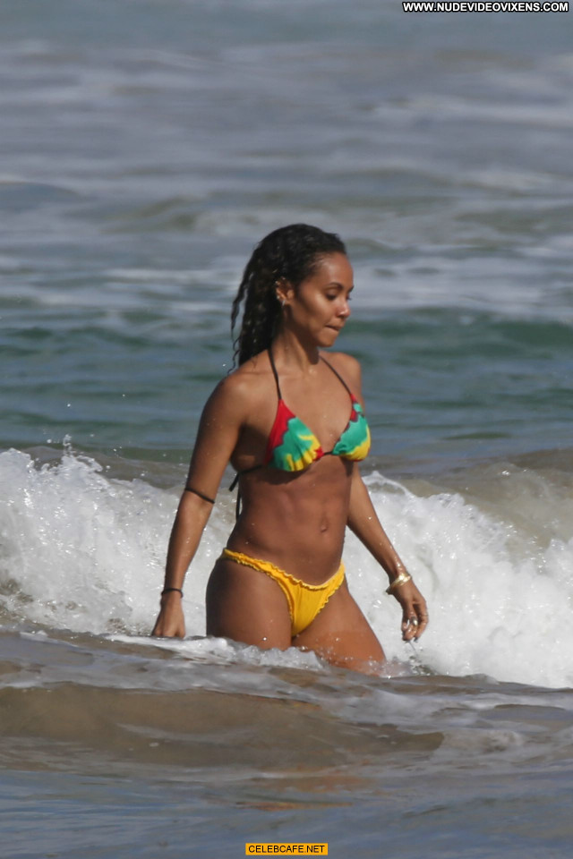 Jada Pinkett Smith No Source Hawaii Babe Beautiful Bikini Posing Hot