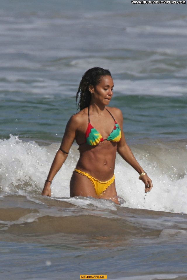 Jada Pinkett Smith No Source Hawaii Posing Hot Bikini Babe Beautiful