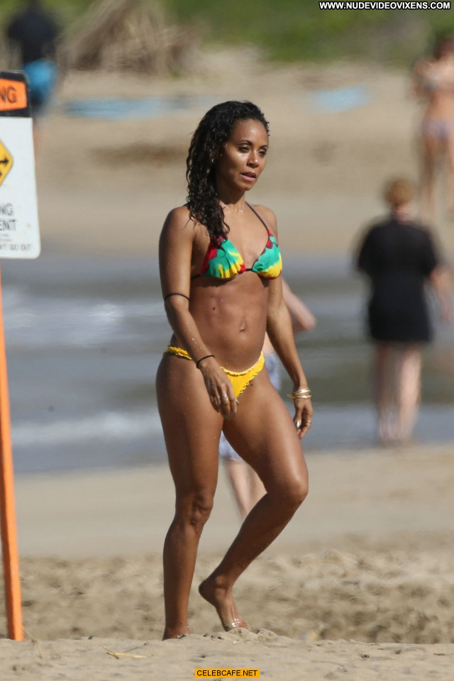 Jada Pinkett Smith No Source Beautiful Babe Posing Hot Bikini