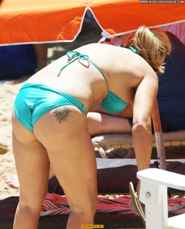 Natasha Henstridge No Source Celebrity Hawaii Posing Hot Beach Bikini