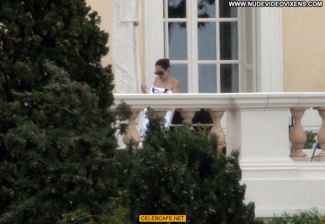 Angelina Jolie No Source Hotel Toples Celebrity Babe Topless