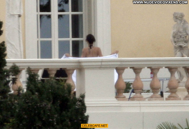 Angelina Jolie No Source Beautiful Posing Hot Toples Hotel Balcony