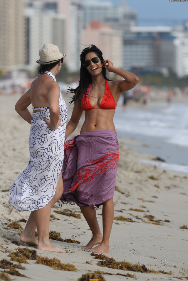 Padma Lakshmi No Source Actress Posing Hot Hard Nipples Babe Bikini