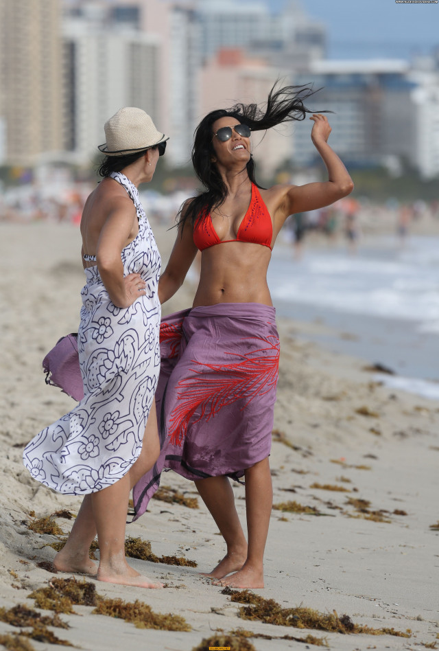 Padma Lakshmi Celebrity Babe Posing Hot Bikini Actress Beautiful