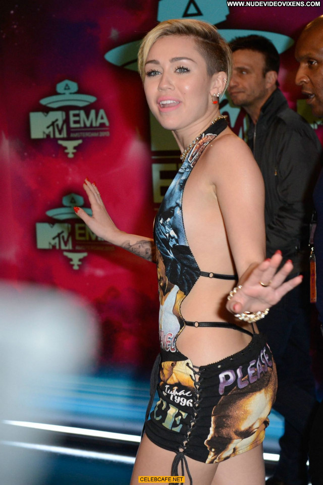 Miley Cyrus No Source Babe Europe Posing Hot Beautiful Cleavage