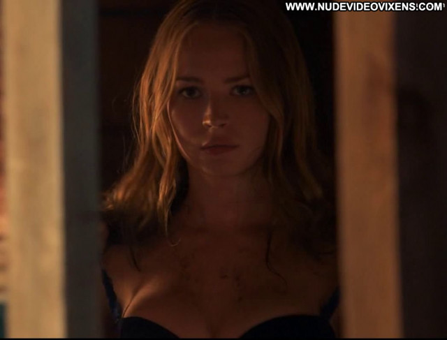 Britt Robertson The Longest Ride Shower Beautiful Babe Celebrity