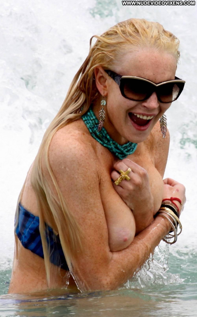 Lindsay Lohan Miami Beach Posing Hot Breasts Wardrobe Malfunction Big