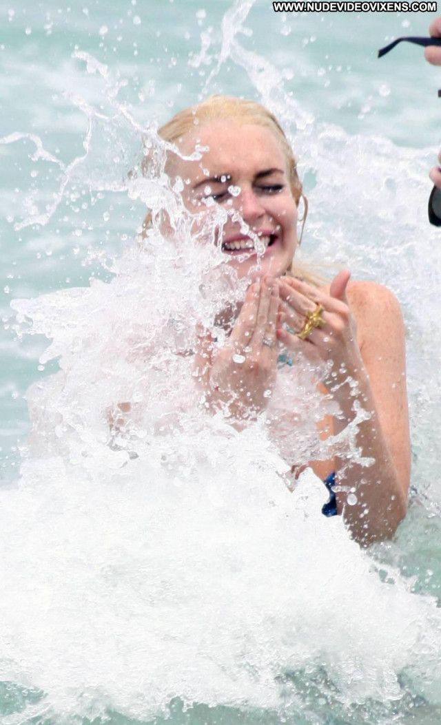 Lindsay Lohan Miami Beach Nipples Big Tits Posing Hot Beautiful