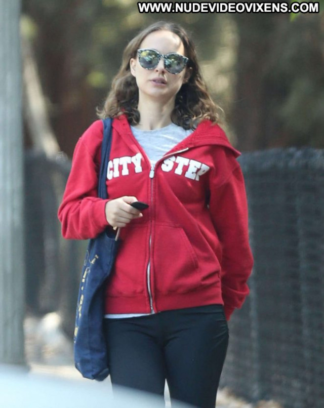 Natalie Portman No Source  Babe Celebrity Beautiful Paparazzi Park