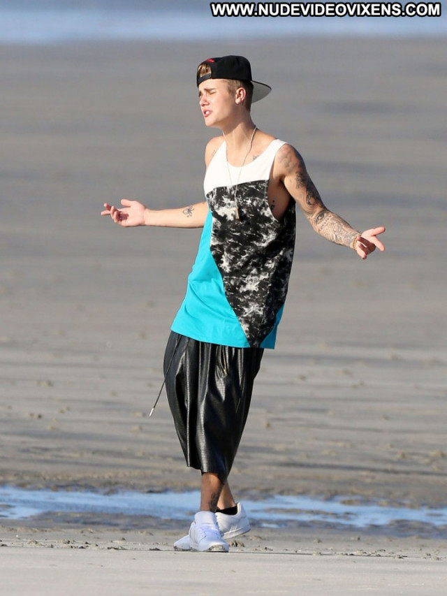 Justin Bieber Celebrity Beautiful Posing Hot Panama Paparazzi Babe